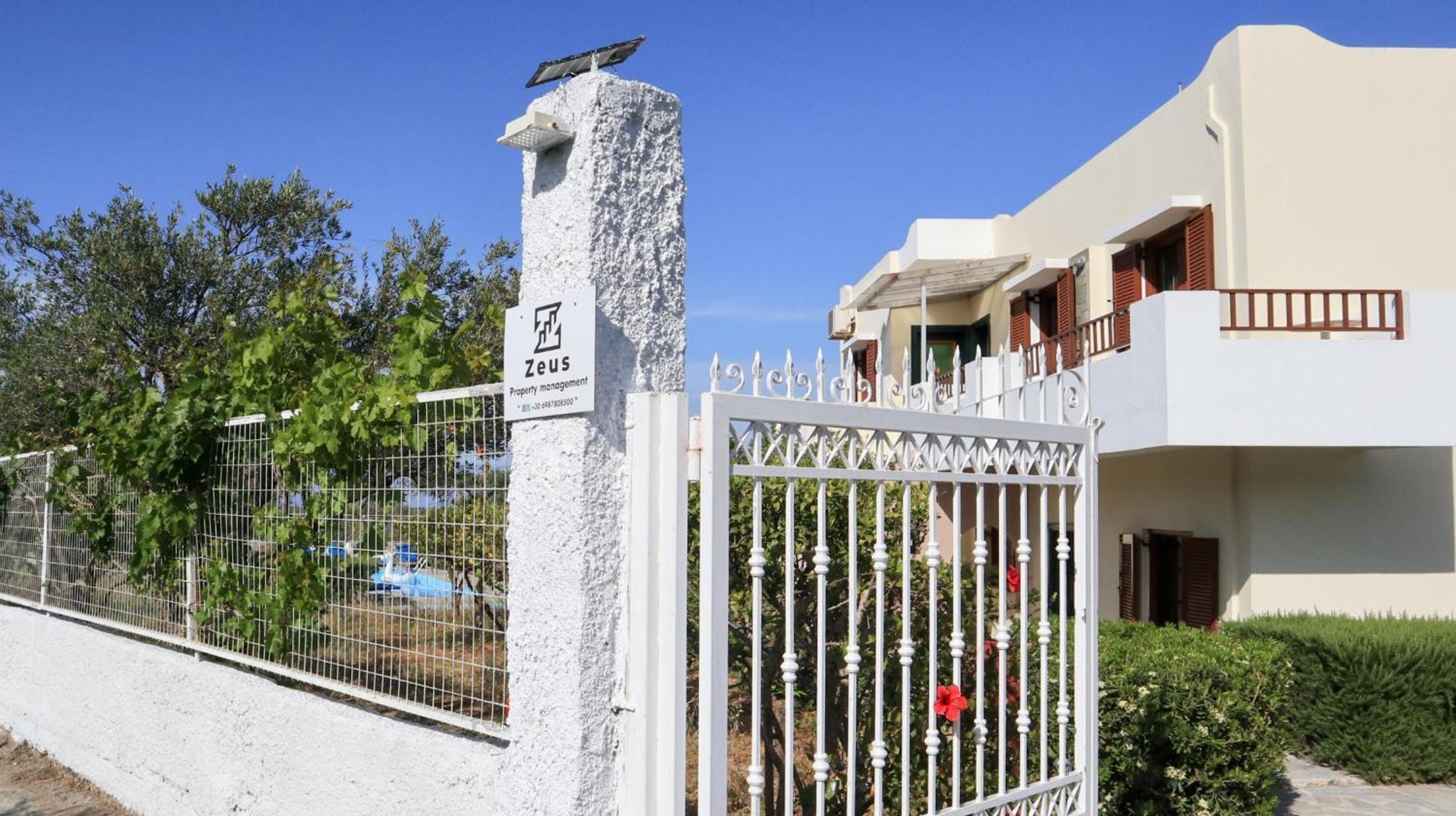 Zeus Apartment Istro Bagian luar foto